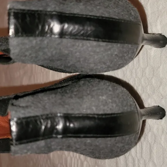 Donald J Pliner booties wool pointed toe gray 2.5&quot; heels ankle boots sz 6