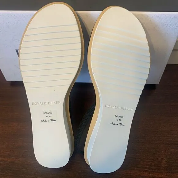 Donald Pliner roland toe loop leather upper and lining sandal💥 size 6