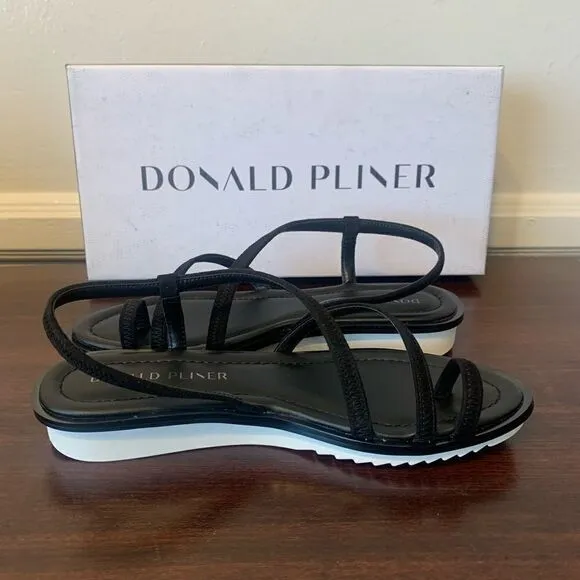 Donald Pliner roland toe loop leather upper and lining sandal💥 size 6