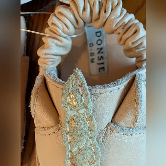 Donsje Unicorn Infant Shoes, Cream Leather, Size 0-6mo. - NEW