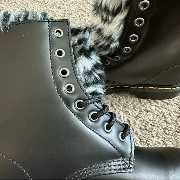 Dr. Martens Shoes Womens Size 7 Serena 1460 Boots