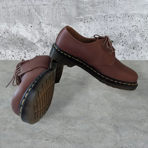 Dr.Martens Men's 1461 , 3 Eye Lace Up Leather Oxford Brown Size 7