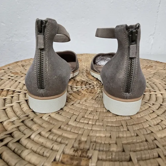 Eileen Fisher Emmett Mica Metallic Closed Toe Espadrilles Loafers Sandals 7.5