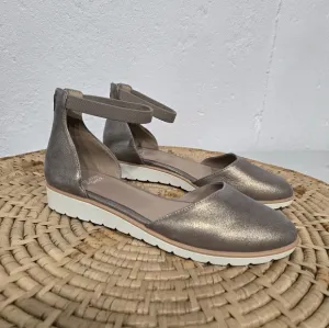 Eileen Fisher Emmett Mica Metallic Closed Toe Espadrilles Loafers Sandals 7.5