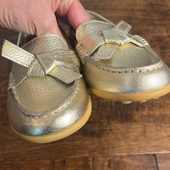 Elephantito Metallic Gold Pebbled Leather Girls Bow Moccasin, size 4
