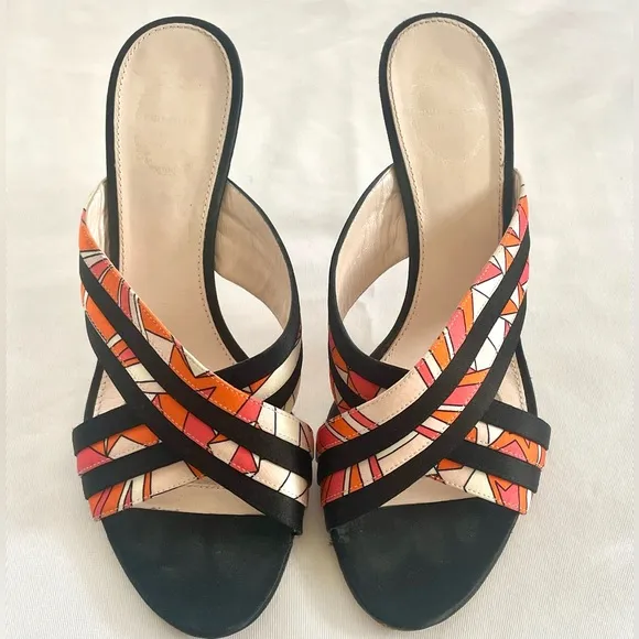 Emilio Pucci Slides, satin fabric print on black, 3 3/4” heel, Sz7 w/Pucci tote!