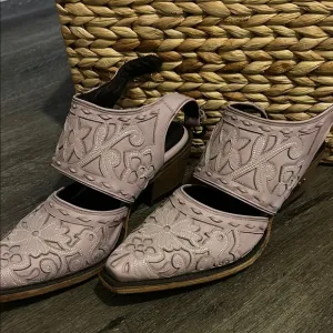 Floral Embroidered Women's Shoes - Lavender
