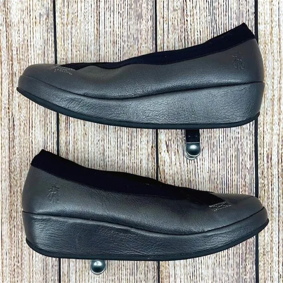 Fly London Bobi Women's Size 8.5 US 39 EU Leather Platform Wedge Slip On Shoes