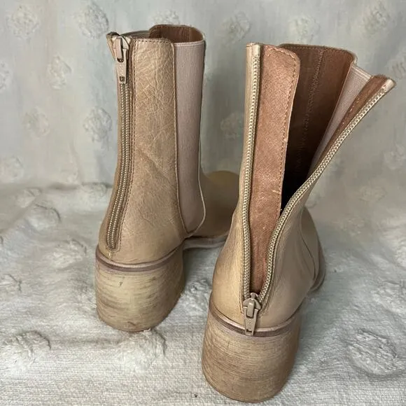 Free People Essential Chelsea Leather Boot Sandy Beige Taupe Heel Size 7.5