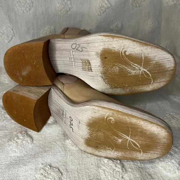 Free People Essential Chelsea Leather Boot Sandy Beige Taupe Heel Size 7.5