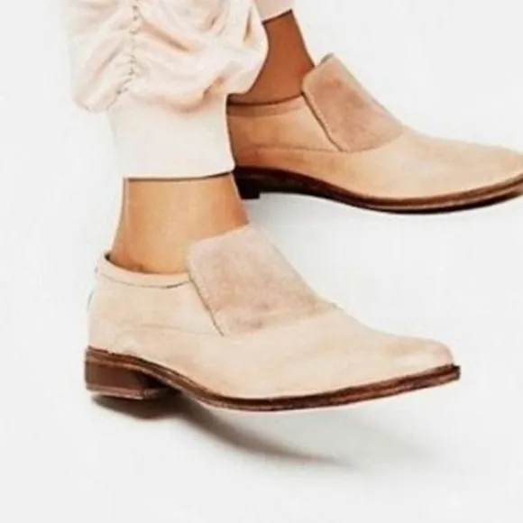 🍄FREE PEOPLE MAUVE LOAFERS