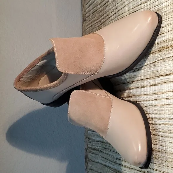 🍄FREE PEOPLE MAUVE LOAFERS