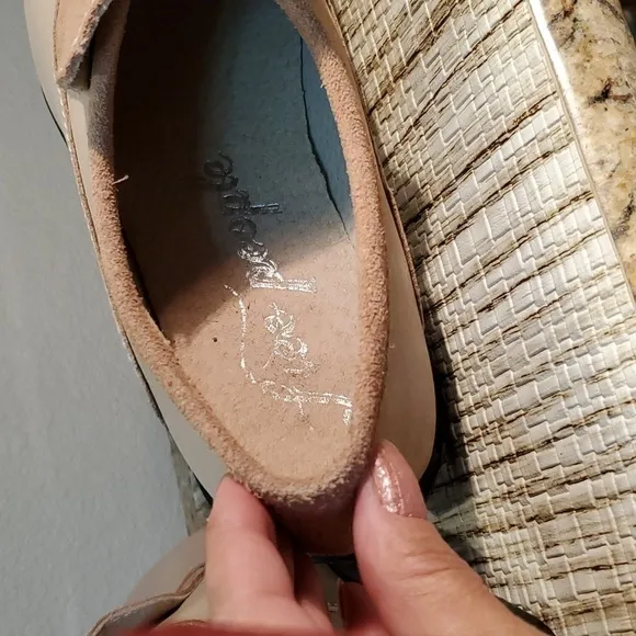 🍄FREE PEOPLE MAUVE LOAFERS