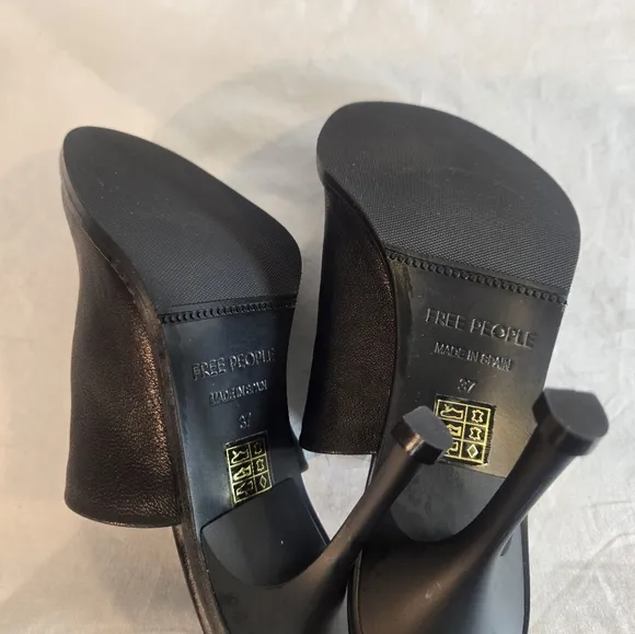 Free People Women’s Size 37 Leila Leather Black Heeled Mule New