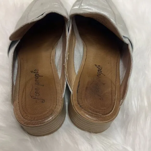 Free People At Ease Silver leather Slide On Loafer Sz 40 BIN 14