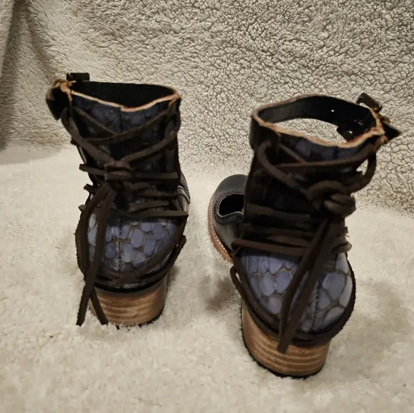Freebird by Steven Marlon, Navy Blue, Size 7