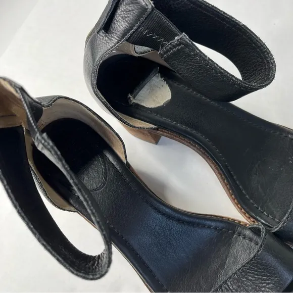 Frye Brielle Black Leather Block Heel Ankle Strap Sandal Shoe 9