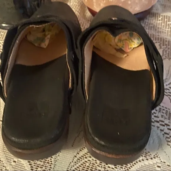 Frye Clogs Womens Size 5.5 Black Leather Clara Campus Studded Clogs