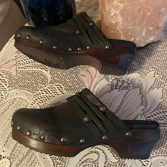 Frye Clogs Womens Size 5.5 Black Leather Clara Campus Studded Clogs