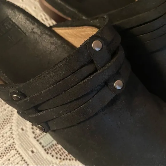 Frye Clogs Womens Size 5.5 Black Leather Clara Campus Studded Clogs