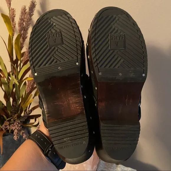 Frye Clogs Womens Size 5.5 Black Leather Clara Campus Studded Clogs