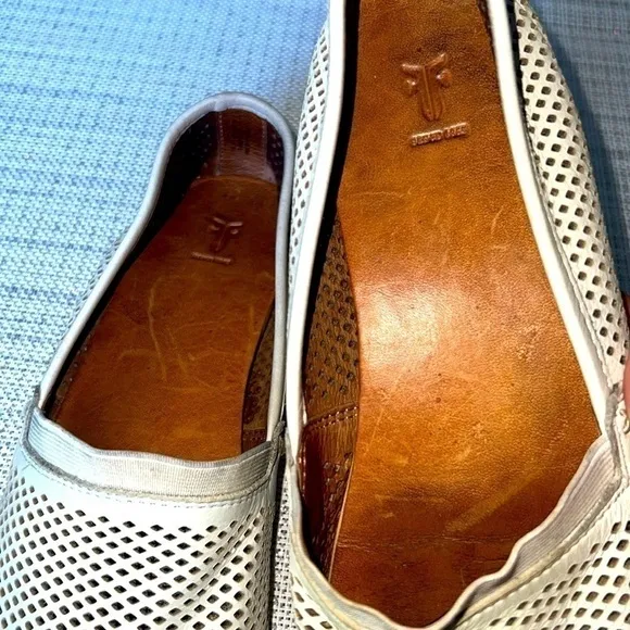 Frye Melanie Perforated  leather , flat Shoes 7.5 US