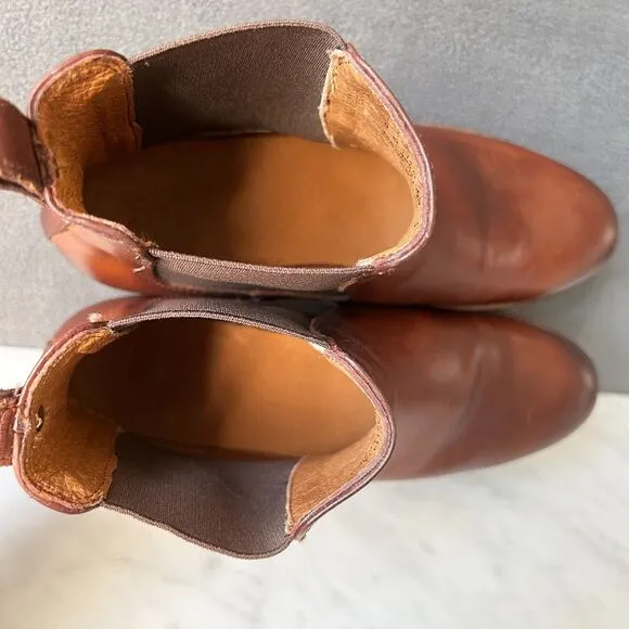 Frye Melissa Chelsea Boot Cognac Brown Leather Pull On Ankle Boot-Women's Size 9