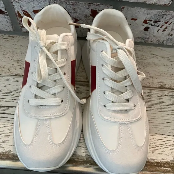 FUN FABULOUS &amp; UNIQUE &quot;Madden Girl&quot; platform sneakers! See pic for all the deets