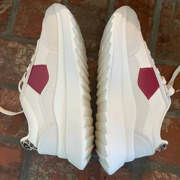 FUN FABULOUS &amp; UNIQUE &quot;Madden Girl&quot; platform sneakers! See pic for all the deets