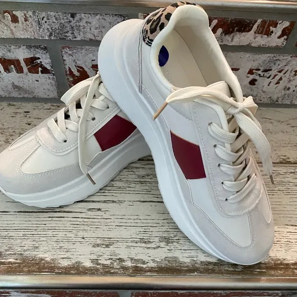 FUN FABULOUS &amp; UNIQUE &quot;Madden Girl&quot; platform sneakers! See pic for all the deets