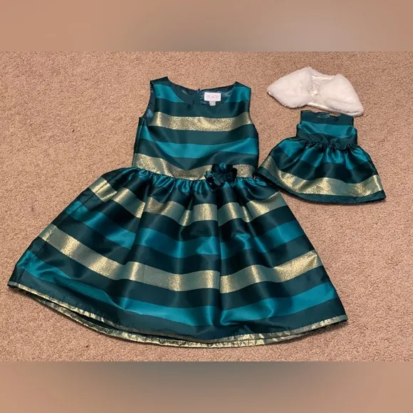 Girl   matching 18” doll dress 👗 🎄 Girls size 8