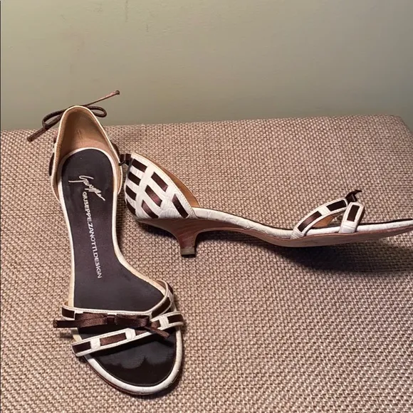 Giuseppe Zanotti Vicini kitten Heeled Shoe…