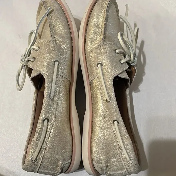 Gold boat shoes GH Bass Gold Metallic shoes