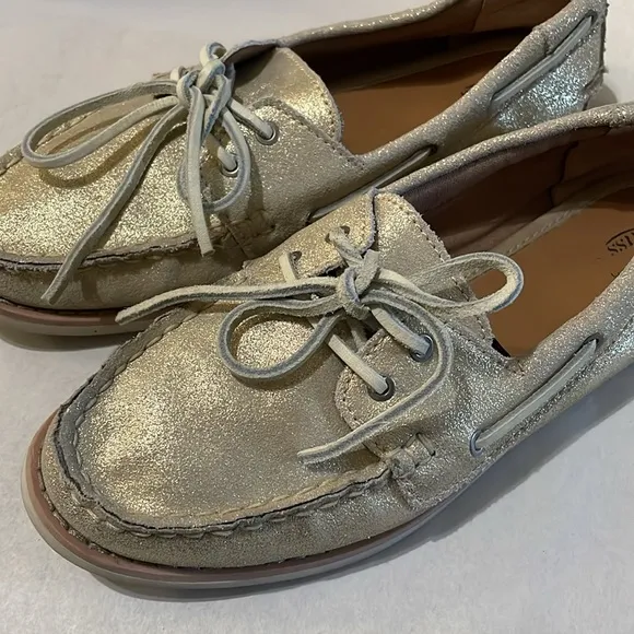 Gold boat shoes GH Bass Gold Metallic shoes