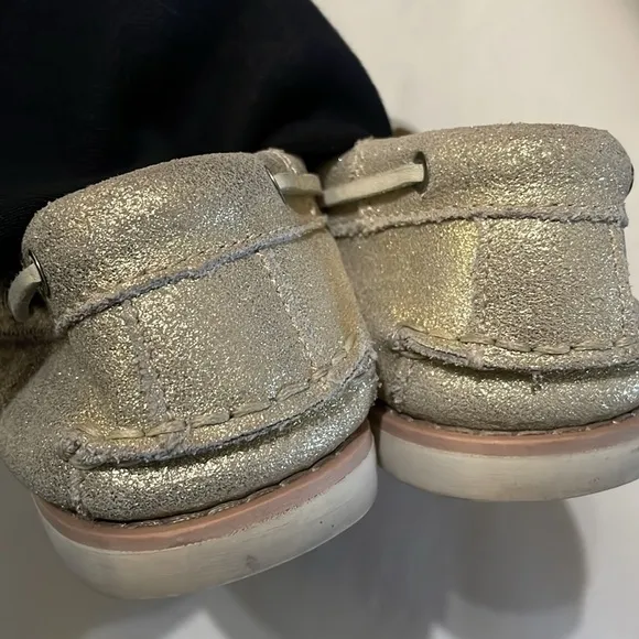 Gold boat shoes GH Bass Gold Metallic shoes