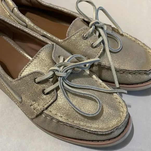 Gold boat shoes GH Bass Gold Metallic shoes