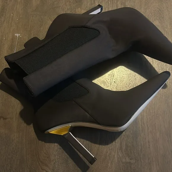 Good American Shoes Booties Womens Sz 8.5 Kickstand Neoprene Chocolate