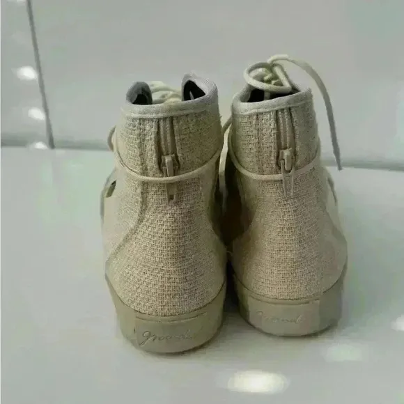 GROUNDED PEOPLE Lee Ivory Canvas Shoes for Men &amp; Women Size 8