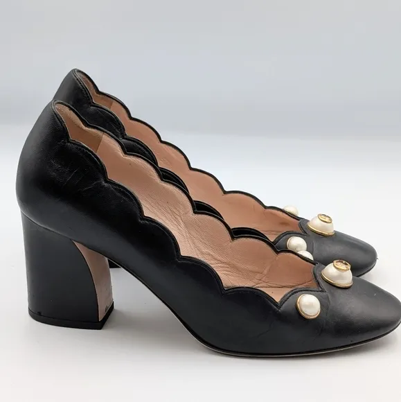 Gucci Logo Pearl Scalloped Pumps 37.5 / US 7.5 Black Leather Heels