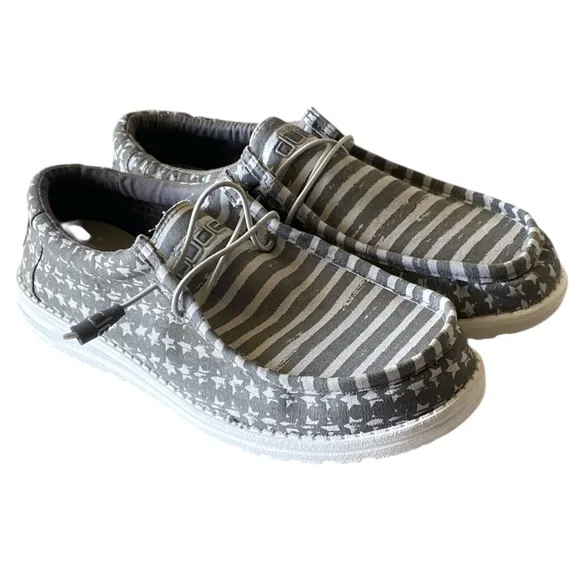 Hey Dude Men's Wally Grayed Patriotic Striped Shoes Size 9 Perfect Pair NWOT NEW
