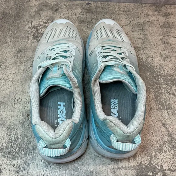 Hoka One One Clifton 6 Running Shoes Womens sz 10.5 - light blue/white