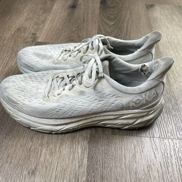 Hoka One One Clifton 8 Running Shoes Mens Size 11.5D Light Gray Athletic