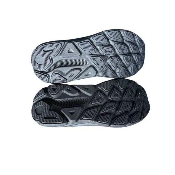 Hoka One One Clifton 9 Women’s Running Shoes Black Size 8 Athletic Sneaker