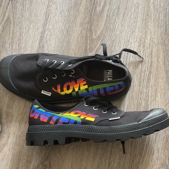 🎉HP🎉Palladium Love United Black Canvas Shoes Size M9/W10