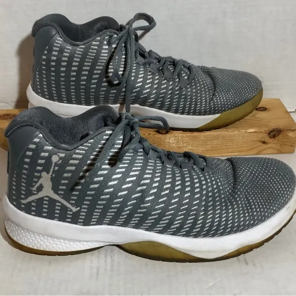 Jordan B. Fly Cool Grey 881444-003 Basketball Shoes Size 10