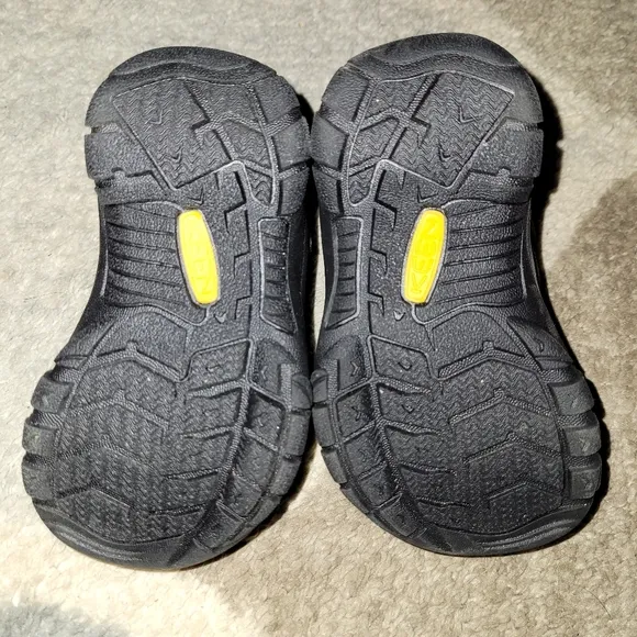 KEEN Boys Youth Leather Shoes-Size 8-MINT