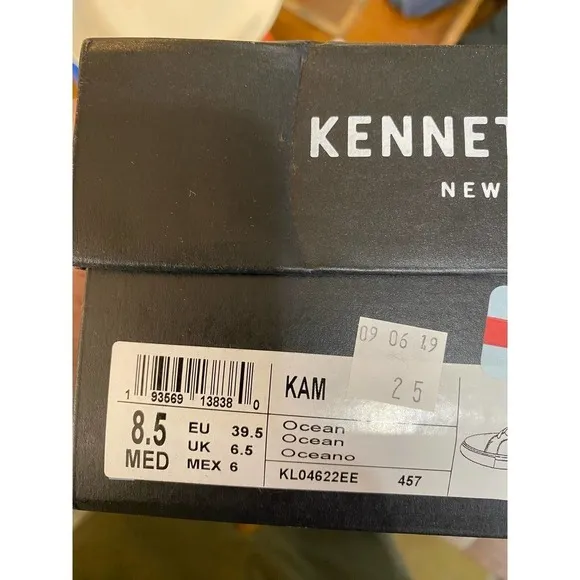 Kenneth Cole Blue Python Snakeskin Sneakers Shoes size 8.5 NWT Animal Print Shoe