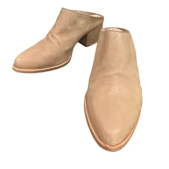 L D Tuttle hand sewn leather heeled slides in a size 40 or 9 soft lt tan color