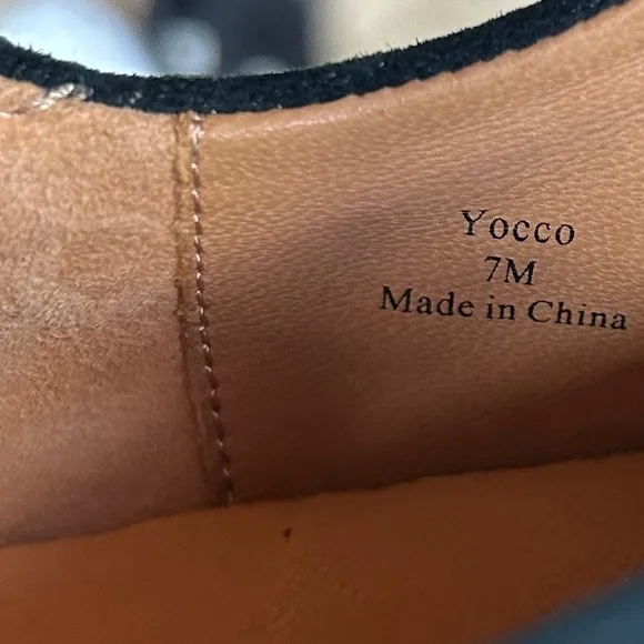 LE’Amour Des Pieds/ YOCCO/ NWOT OR BOX/ size  7.5/ Black Never worn !