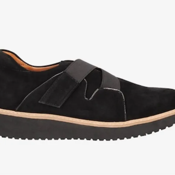 LE’Amour Des Pieds/ YOCCO/ NWOT OR BOX/ size  7.5/ Black Never worn !